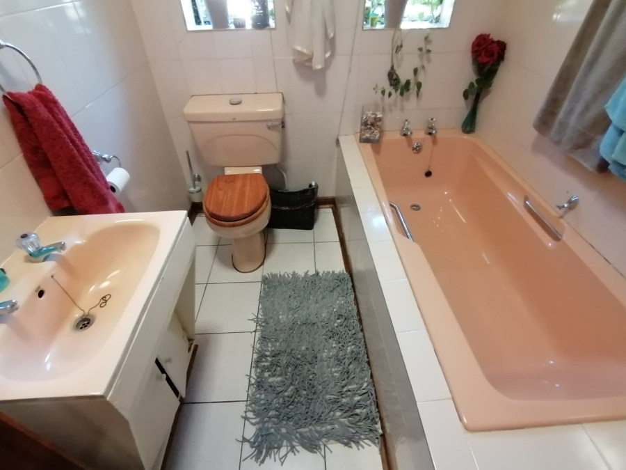 5 Bedroom Property for Sale in Fichardt Park Free State